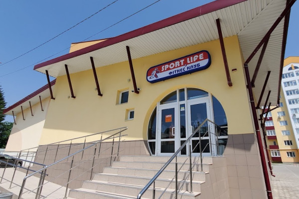 Продажа здания фитнес-центра Sport Life в г. Каменец-Подольский